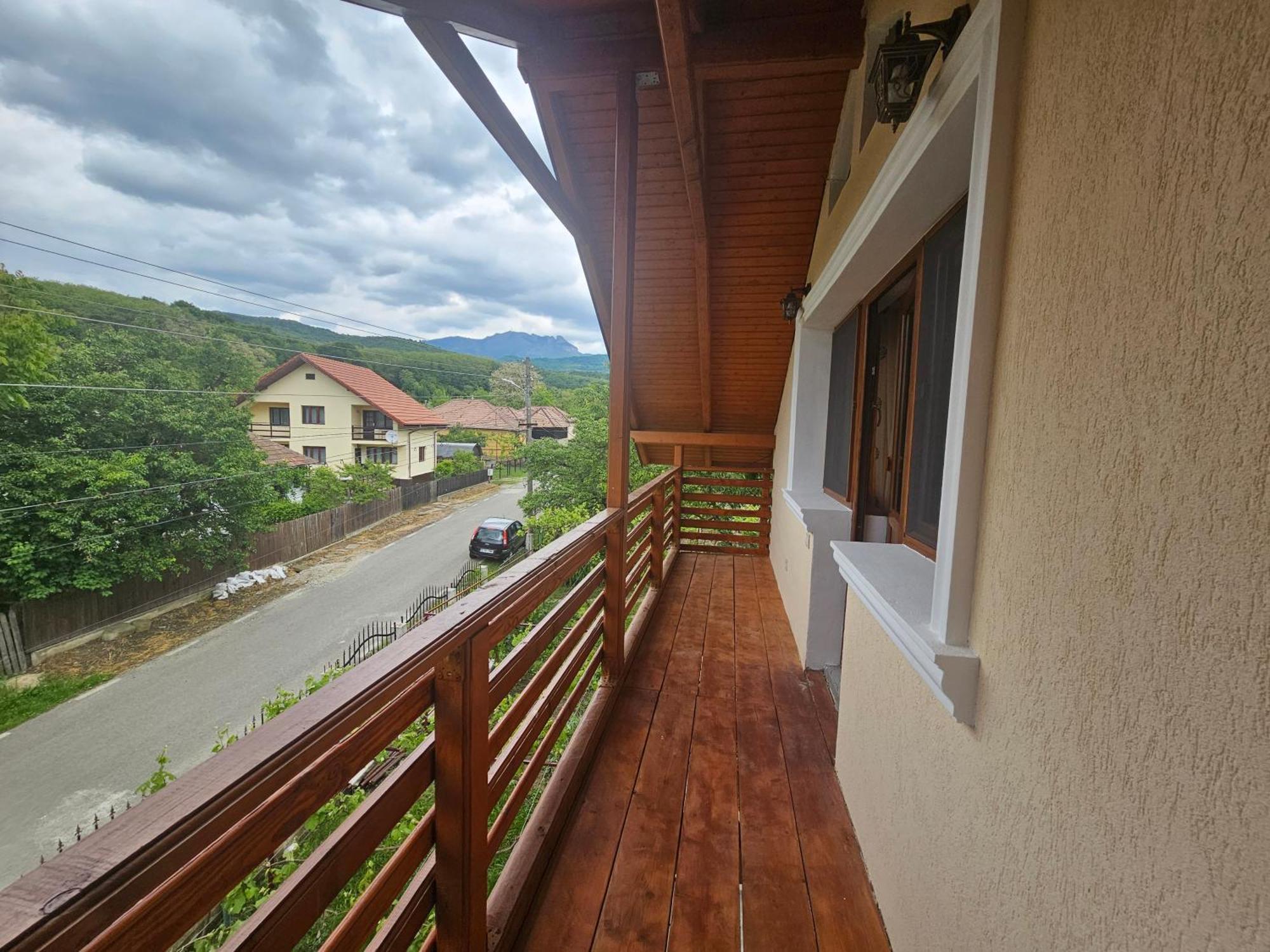 Casa Hera Călimăneşti エクステリア 写真