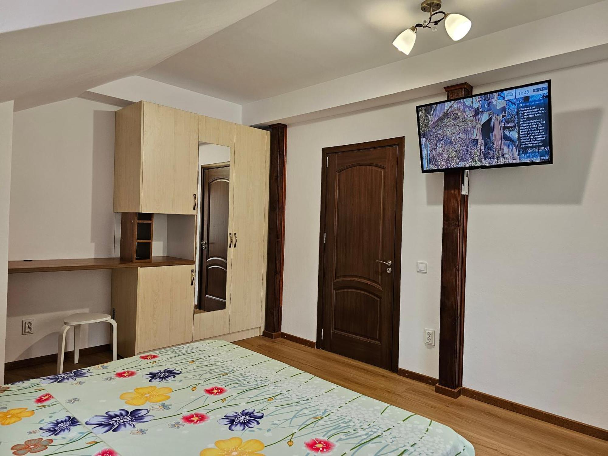 Casa Hera Călimăneşti エクステリア 写真